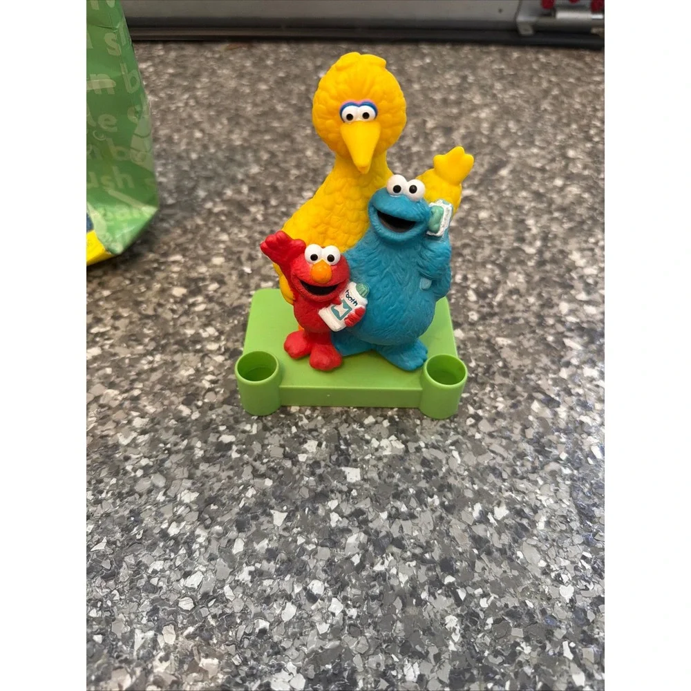 Sesame Street Toothbrush Holder Big Bird Cookie Monster Elmo Kids Bathroom Decor